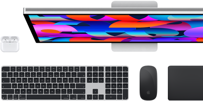 Collectie accessoires en devices, waaronder AirPods, Magic Keyboard met Touch ID, Magic Mouse, Magic Trackpad, Studio Display